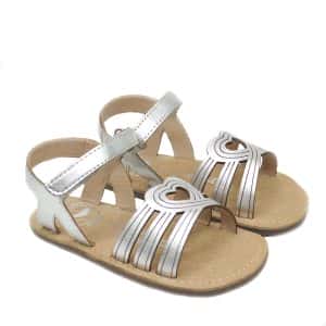 Sandalia Respetuosa Corazones Plata Chetto